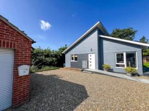 Well Designed Bungalow In The Seaside Resort Of Hemsby, Ref 99012B